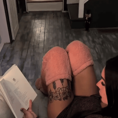 Julklappspåse i gåsdown – Varma knästrumpor som rymmer presenter