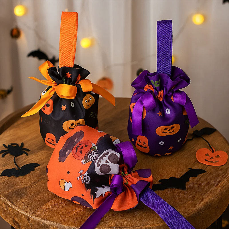 Perfekt för trick or treat! Rymlig godispåse för barn med roliga Halloween-motiv