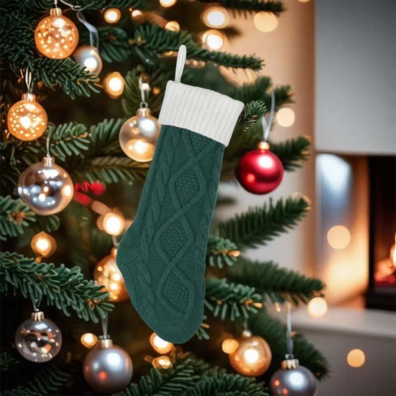 🧦 Stickade Väggstrumpor | Mysig Väggdekoration & Julstrumpa 🎄 | Rustik Inredning 🏡