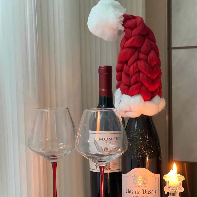 🍷 Handstickad tomtehatt för vinflaskor🎅