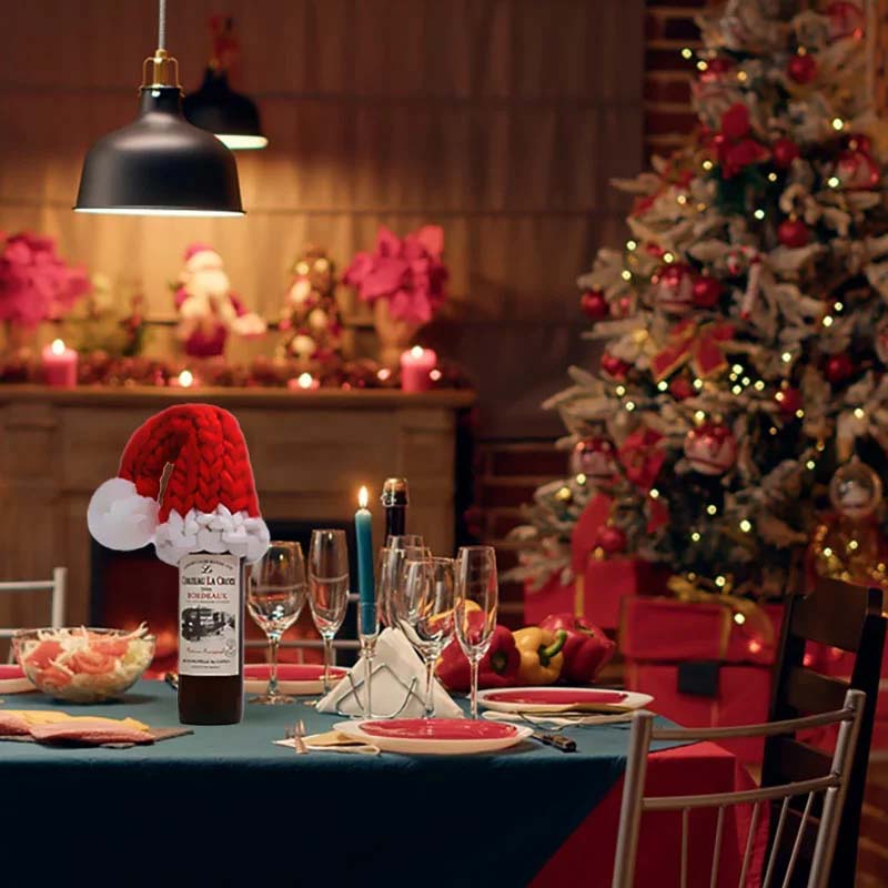 🍷 Handstickad tomtehatt för vinflaskor🎅