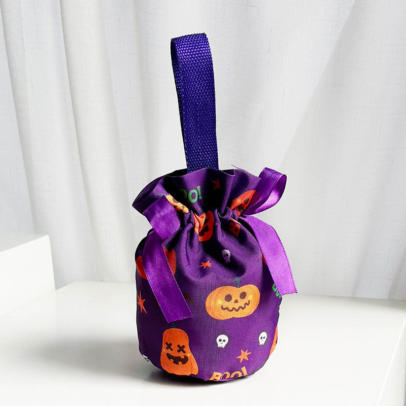 Perfekt för trick or treat! Rymlig godispåse för barn med roliga Halloween-motiv
