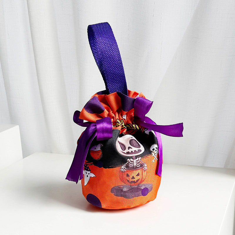 Perfekt för trick or treat! Rymlig godispåse för barn med roliga Halloween-motiv