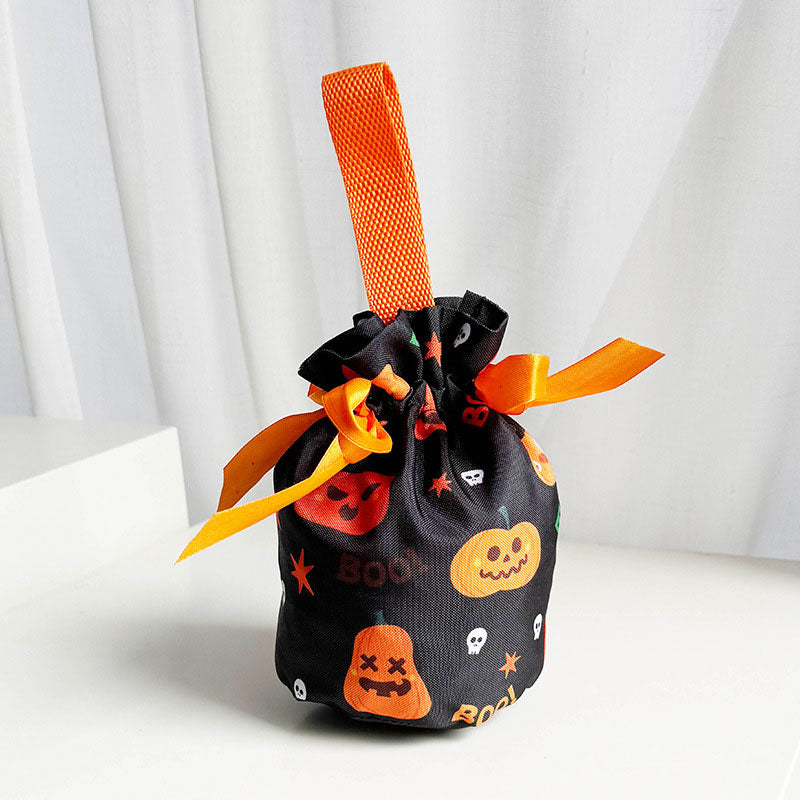 Perfekt för trick or treat! Rymlig godispåse för barn med roliga Halloween-motiv