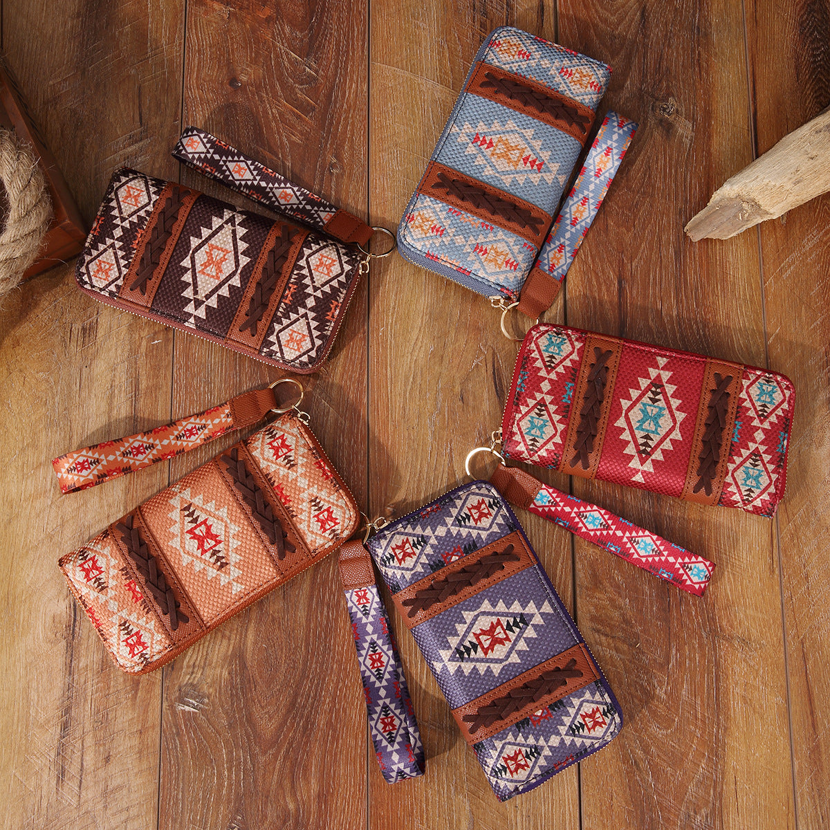 Tidlös Stil, Bohemiskt Hjärta: Den Unika Damplånboken/Clutchen