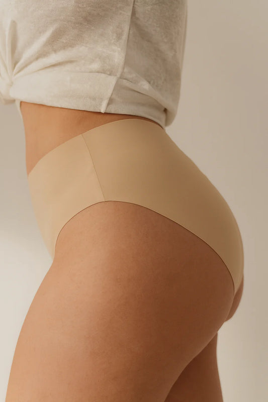 Hållbara Periodtrosor med 4 lager skydd 🩸 Trygghet hela dagen 🌿